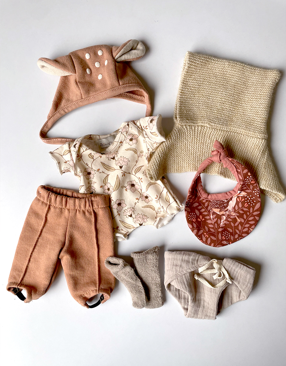 *Lot de vêtements pour BABIES avec body shorty Janelle