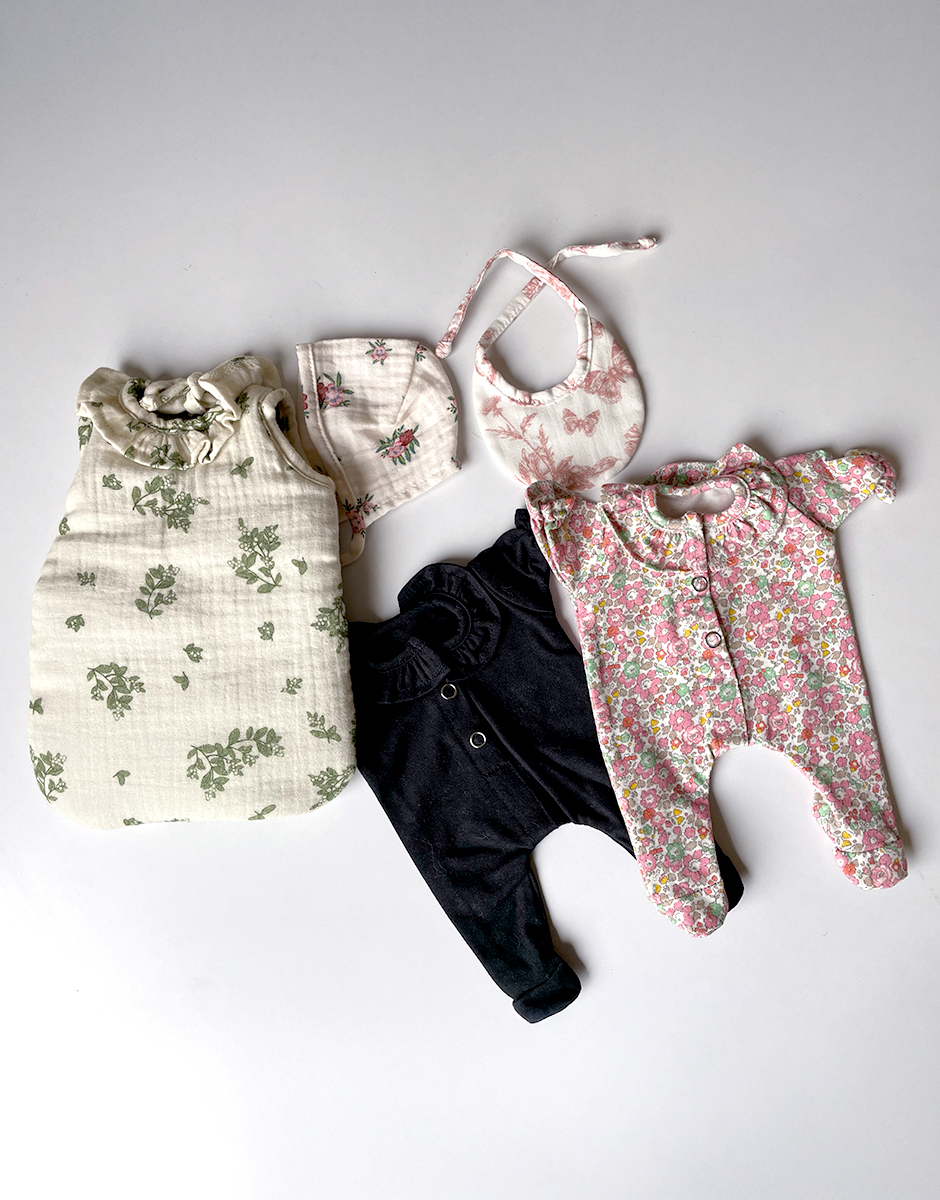 *Lot de vêtements pour BABIES avec turbulette à collerette Gui